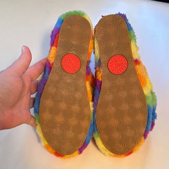 UGG Fluff Yeah Slide Sandel Slip On Rainbow Pride Colorful Size 7 Shearling - Picture 7 of 10